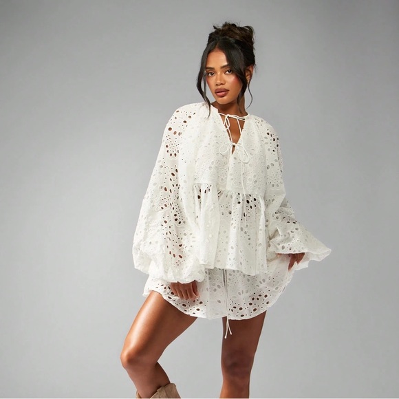 Missguided White Eyelet Lace Fabric - Picture 1 of 6